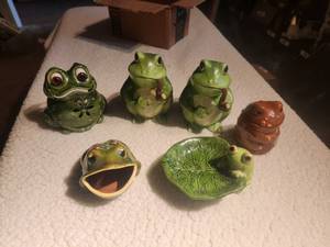 lot 51 image: Selection of frog figures