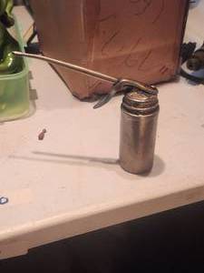 lot 39 image: Plews small oil can
