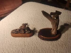 lot 28 image: Selection of 2 driftwood Owl art pieces
