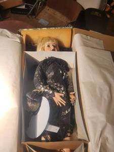 lot 26 image: Designer Guild Collection Limited Edition doll in box
