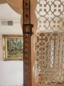 lot 25 image: Transit level measuring stick