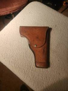 lot 1 image: Leather pistol holster - made in Fort Worth