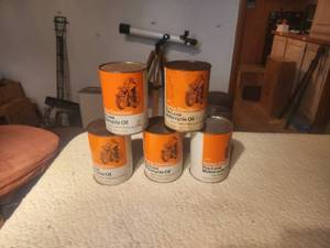 lot 9 image: Selection of 5 vintage Harley Davidson oil cans - full