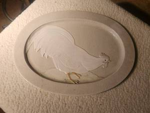 lot 21 image: Vintage hand painted Chicken themed 19 platter by Fitz and Floyd