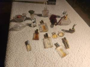 lot 24 image: Selection of vintage perfume bottles
