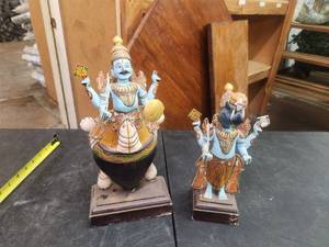 lot 9 image: Kondapalli wooden dolls