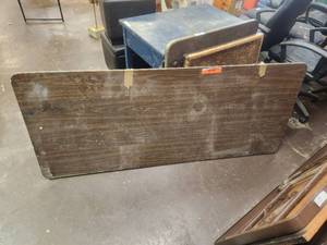 lot 11 image: Foldable table