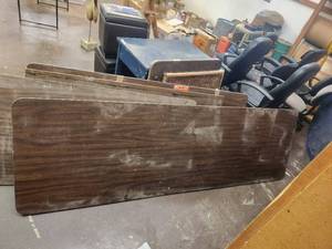 lot 14 image: Foldable table