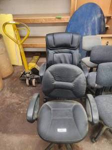 lot 20 image: Office chairs - 3