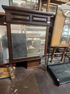 lot 58 image: Vintage dresser mirror