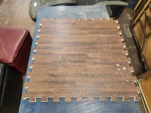 lot 60 image: Softwood 2 x 2 tile pieces - 4.5 boxes