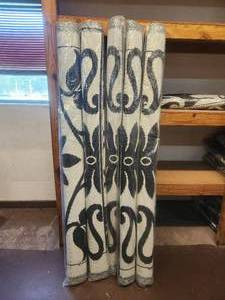 lot 71 image: Black and white indoor & outdoor plastic mats-rugs - 70 x 101 - bid x 5