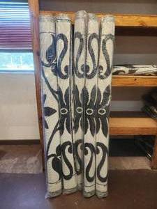 lot 72 image: Black and white indoor & outdoor plastic mats-rugs - 70 x 101 - bid x 5