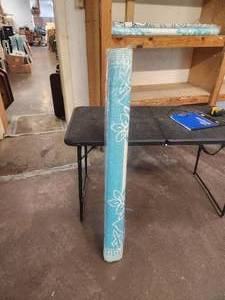 lot 81 image: Teal and white indoor & outdoor plastic mats-rugs - 48 x 68 - bid x 10