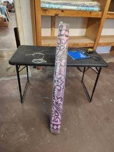 lot 90 image: Black & Pink indoor & outdoor plastic mats-rugs - 48 x 68 - bid x 10