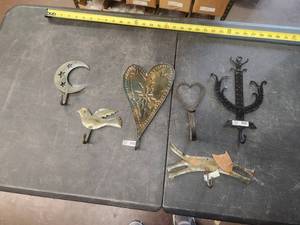lot 221 image: Selection of indoor & outdoor iron pieces
