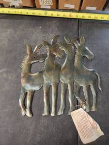 lot 226 image: Selection of indoor & outdoor iron pieces