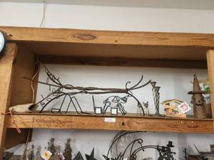 lot 244 image: Shelf lot of home decor.