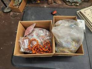 lot 302 image: Generous selection of glass beads for jewelry and craft making