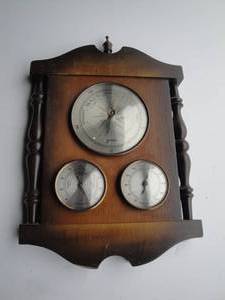 lot 28 image: Wooden Weather Plaque With Barometer, Humidity And Temperature Gauges.