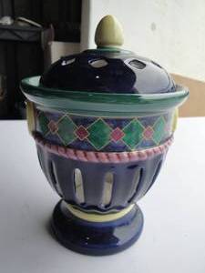 lot 29 image: Pfaltzgraff Piercer- Amalfi Classic Lighting Candle Holder