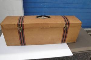 lot 51 image: Vintage ACME-LITE Move Lite Pack Empty Cardboard Carrying Case, About 30 x 7 x 10