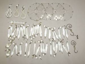 lot 258 image: Crystal chandelier pendants