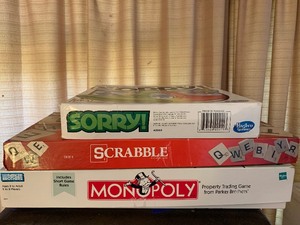 lot 16 image: Assorted board games