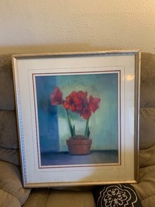 lot 26 image: Wall decor floral