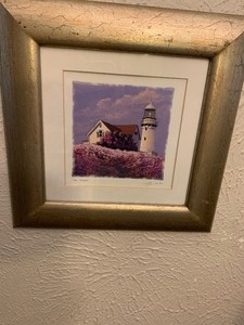 lot 31 image: Lighthouse decor