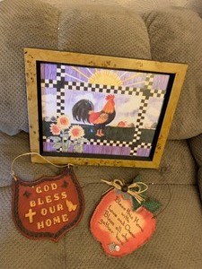 lot 32 image: Wall decor
