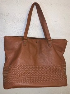 lot 41 image: Purse