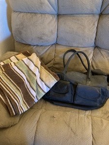 lot 43 image: Heavy towel and gym bag