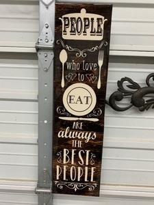 lot 150 image: Nice wall decor    see pics