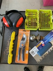 lot 103 image: Assorted tools and such   see pics