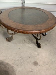 lot 76 image: Beautiful coffee table round   see pics