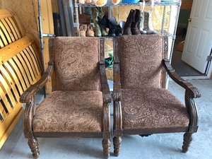 lot 79 image: 2 formal high quality upholstered sitting chairs
