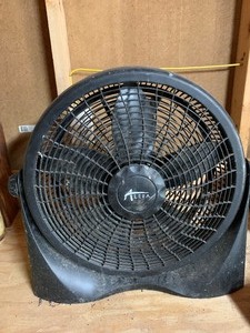 lot 91 image: Alera fan    tested- needs cleaned - see pics