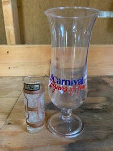 lot 96 image: Culver USA 22K gold shot glass and carnival goblet    see pics