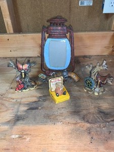 lot 97 image: Western home decor   see pics