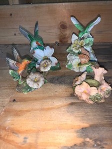 lot 99 image: Hummingbird lot   see pics