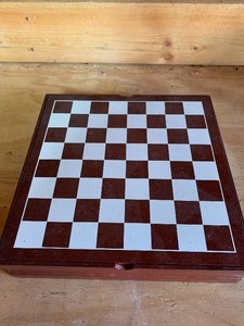 lot 122 image: Chesscheckerassorted games  all pieces appear to be included   see pics