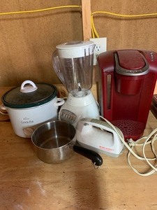 lot 125 image: assorted appliances see pics   see pics
