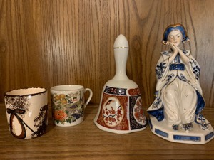 lot 18 image: Asian themed decor - 4 pieces