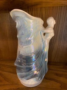 lot 21 image: Mid Century art Nouveau porcelain vase