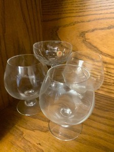 lot 82 image: Misc. crystal wine glasses total 4
