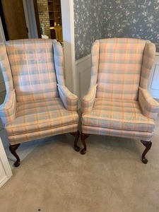 lot 101 image: Set of 2 Ethan Allen chairs
