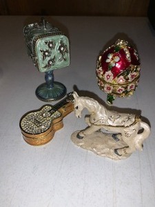 lot 110 image: 4 quality trinket boxes with lids - Nice