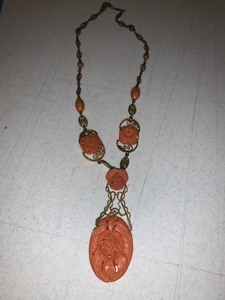 lot 127 image: 1930s art deco Galalith Celluloid necklace - Germany