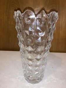 lot 131 image: Mikasa Counterpoint studio Nova large geometric vase - heavy